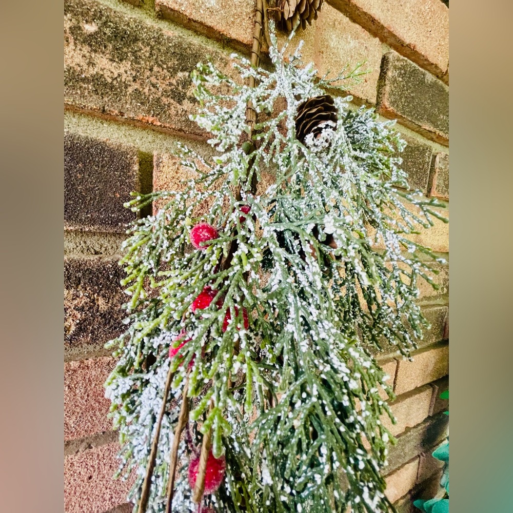 *Snowy Cypress & Sugar Berry Garland